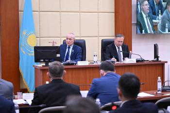 Мәжілісте ірі мұнай-газ жобаларындағы ішкі құндылықты дамыту мәселелері талқыланды